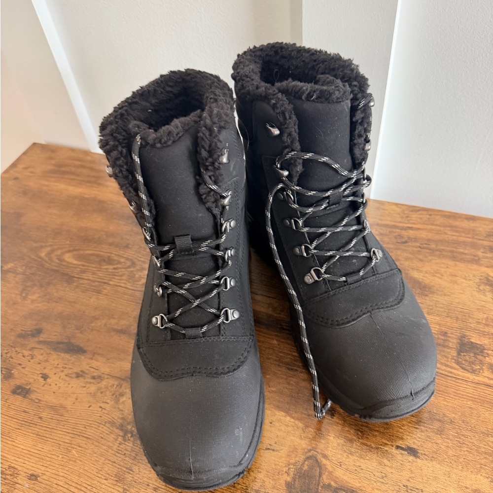 Men’s size 10 unused Black sherpa Lined Winter Boots